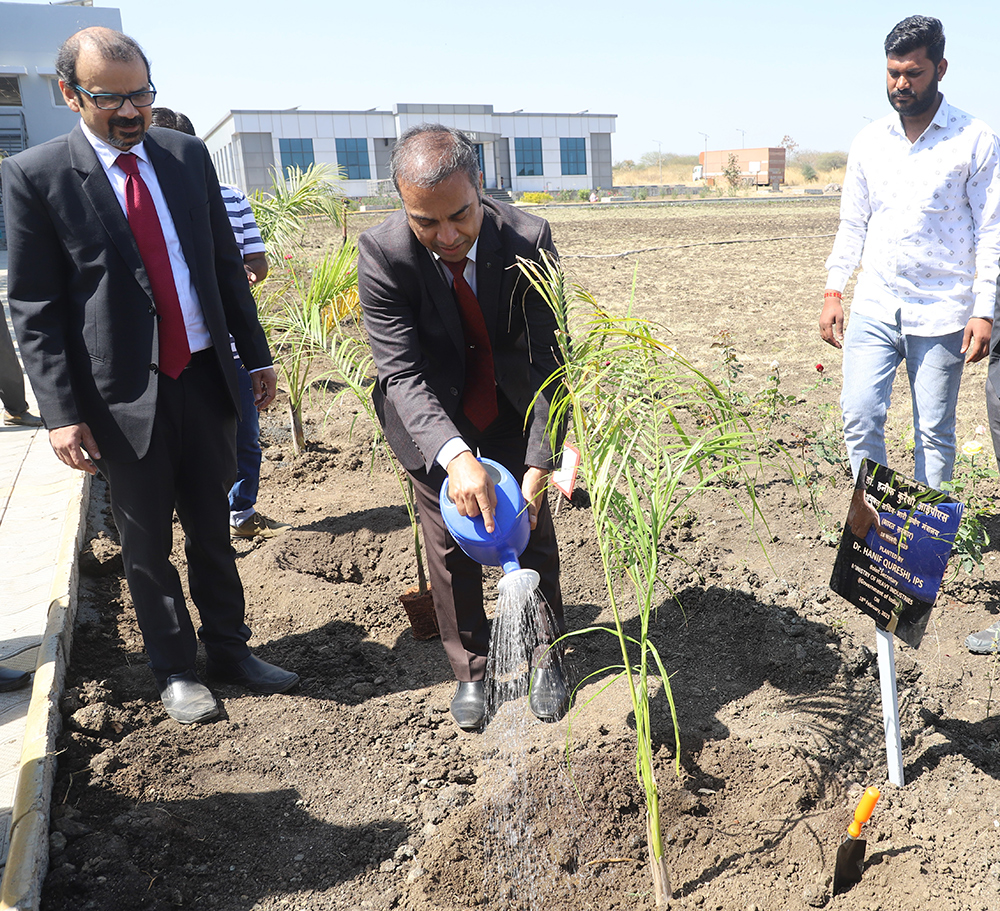 Dr Hanif Qureshi Visit